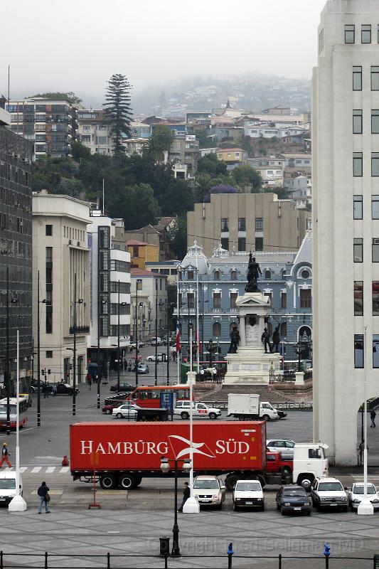 20071221 083441 Canon 4000x2667.jpg - Valparaiso, Chile from the harbor